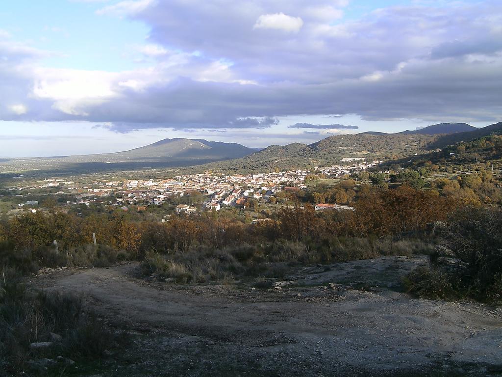 Alojamiento Cr Cuatro Caminos San Pablo de los Montes Luaran gambar